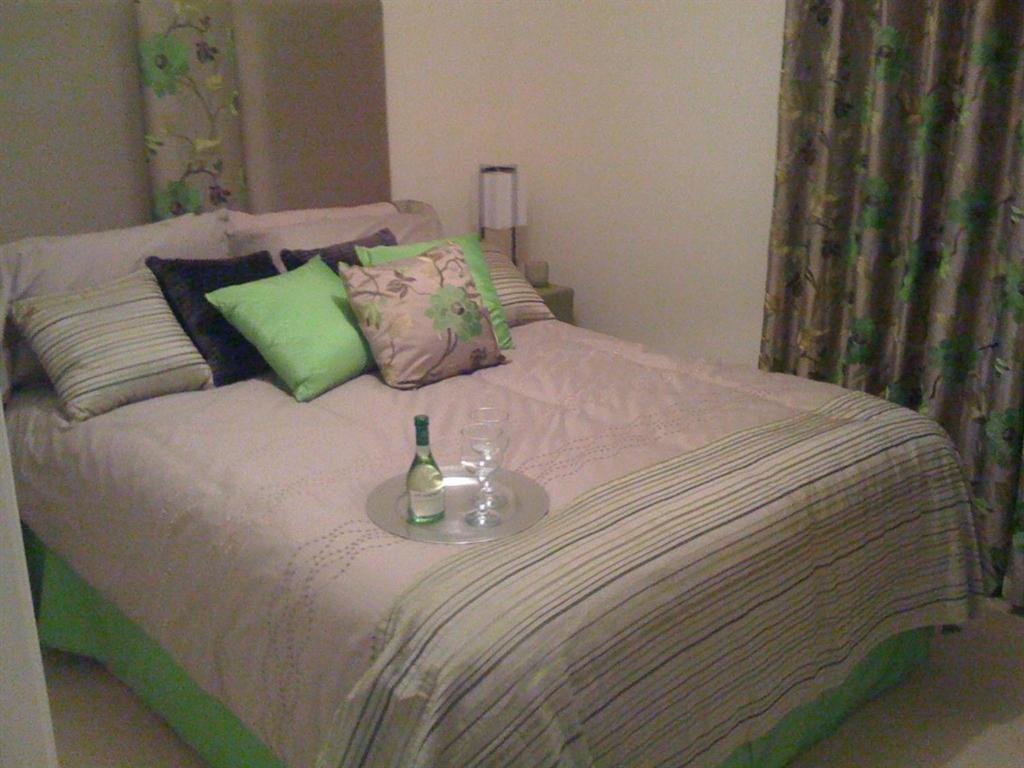 Apple House Guesthouse Heathrow Airport Hillingdon Eksteriør bilde