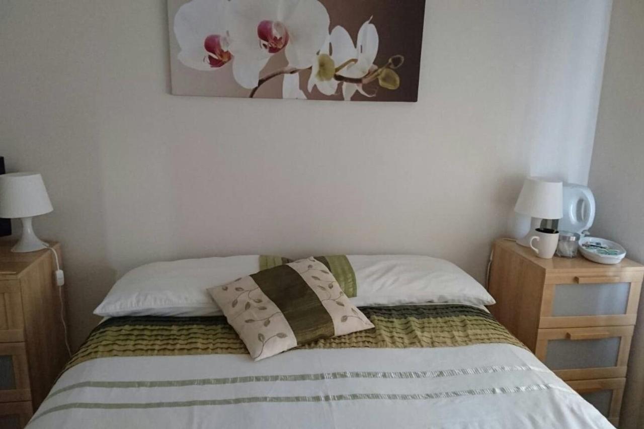 Apple House Guesthouse Heathrow Airport Hillingdon Rom bilde